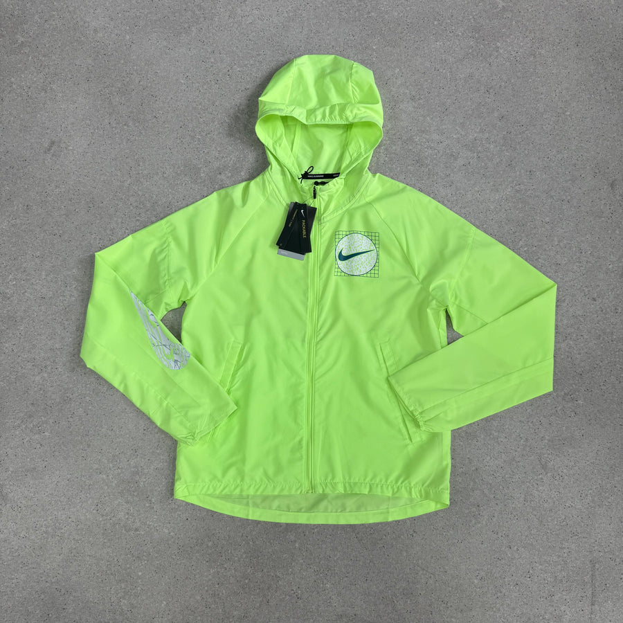 Nike Men's Essential Wild Run Running Jacket - Volt