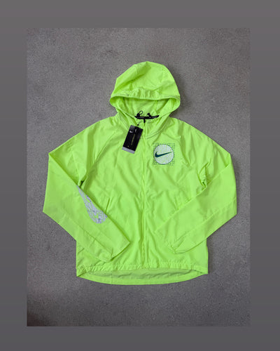 Nike Men's Essential Wild Run Running Jacket - Volt