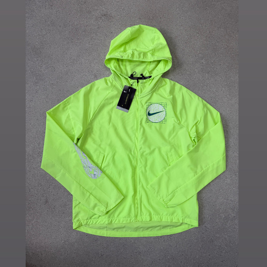 Nike Men's Essential Wild Run Running Jacket - Volt