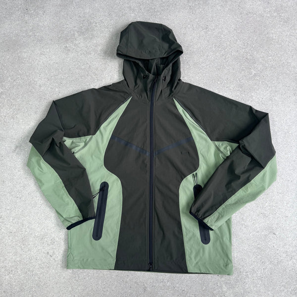 Nike Dri-FIT woven color-block windrunner jacket
