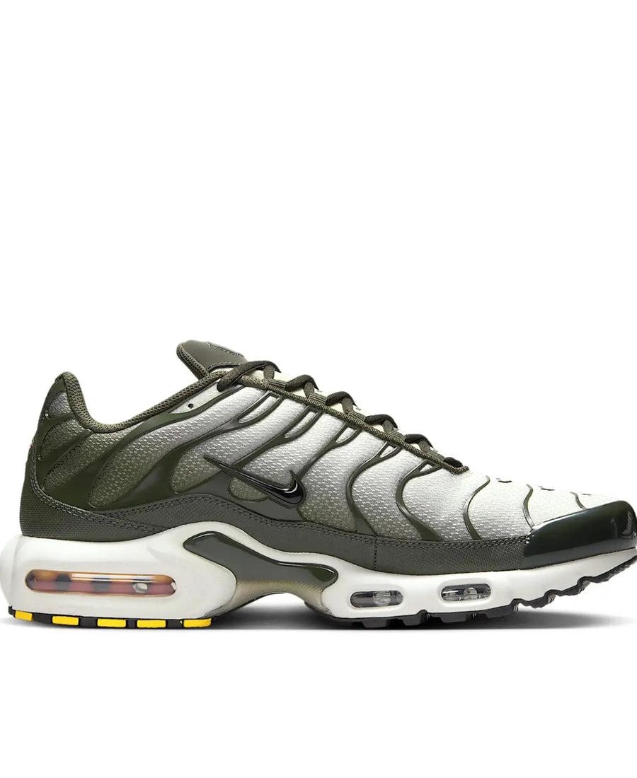 NIKE AIR MAX PLUS SEQUOIA CARGO KHAKI