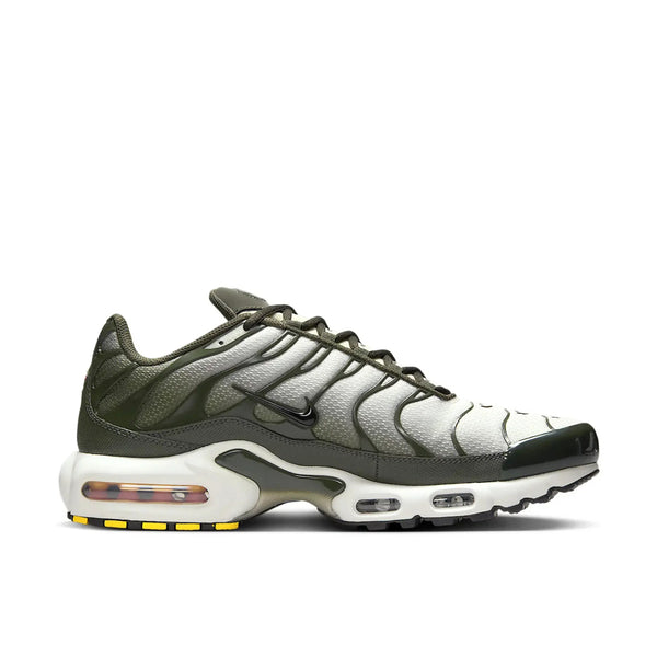 NIKE AIR MAX PLUS SEQUOIA CARGO KHAKI